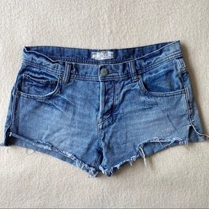 Free People Raw Hem Denim Cut Off Shorts Size 26 NWOT